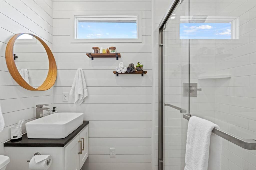 New! The Texas Longhorn-Luxury Container Home Fredericksburg Eksteriør bilde