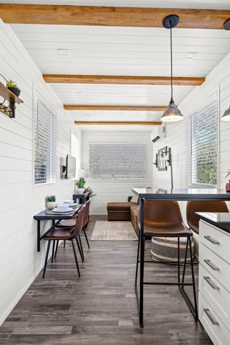 New! The Texas Longhorn-Luxury Container Home Fredericksburg Eksteriør bilde